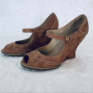 Seychelles Distressed Open Toe Wedge Size 8